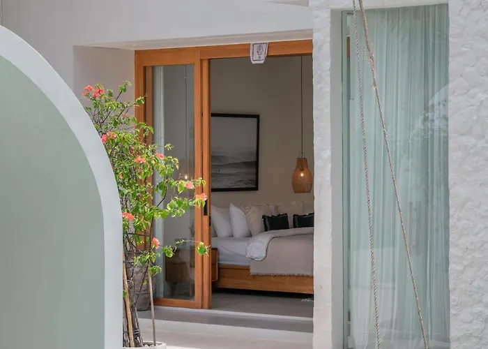 Milana: 5br Mediterrenean In Canggu