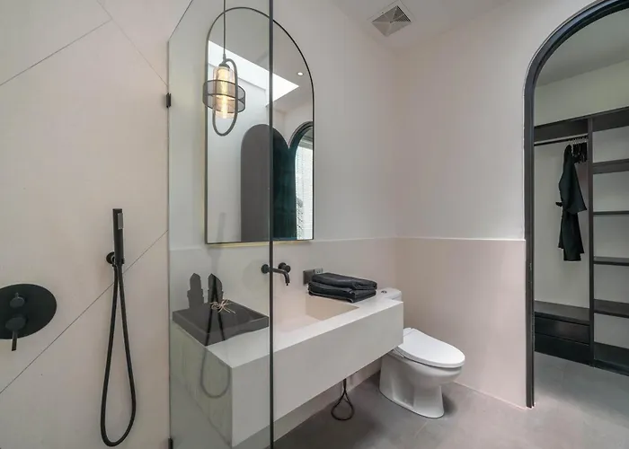 Milana: 5br Mediterrenean In Villa Canggu
