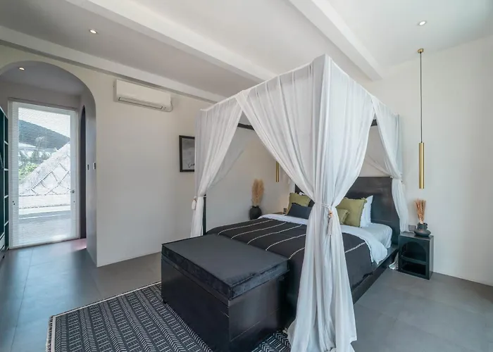 Milana: 5br Mediterrenean In Canggu