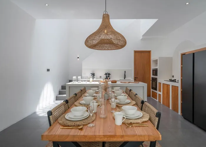 Milana: 5br Mediterrenean In * Canggu