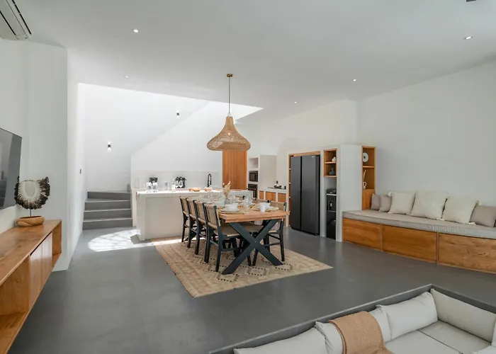 Milana: 5br Mediterrenean In Villa *